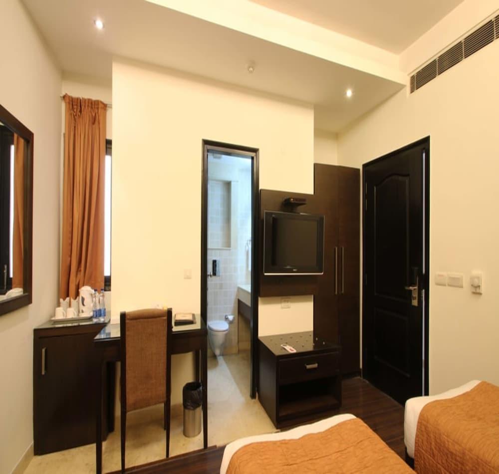 Jht Hotels New Delhi Buitenkant foto