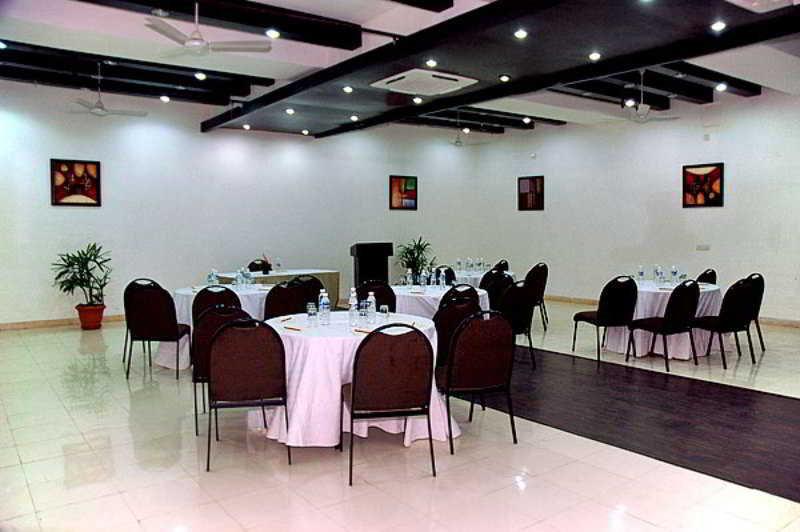 Jht Hotels New Delhi Buitenkant foto