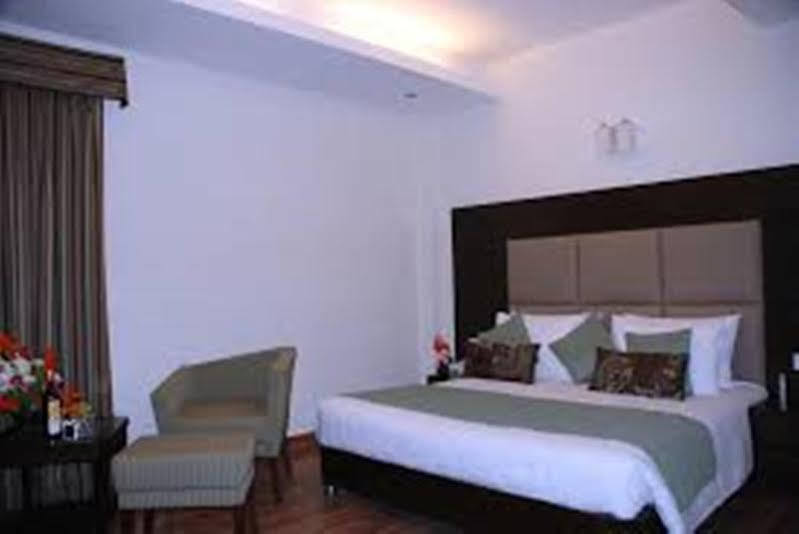 Jht Hotels New Delhi Buitenkant foto