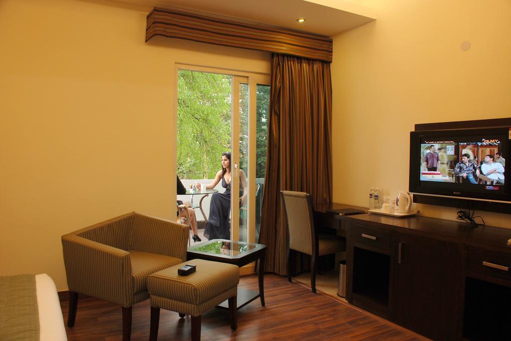Jht Hotels New Delhi Buitenkant foto